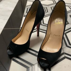 Louboutin Very Prive Platform Pumps